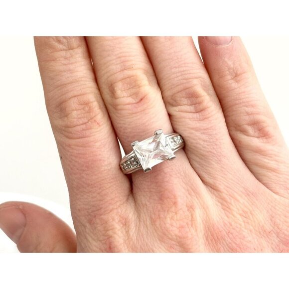 Sterling silver Emerald Cut Cubic Zirconia Gemstone Vintage Cocktail Ring - sz 8 - Picture 10 of 10